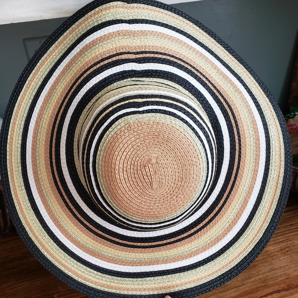Wide brim multi colored sun hat. NWT.